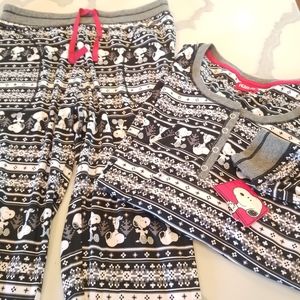 Pajamas Peanuts Snoopy Ladies Small PJs cozy
